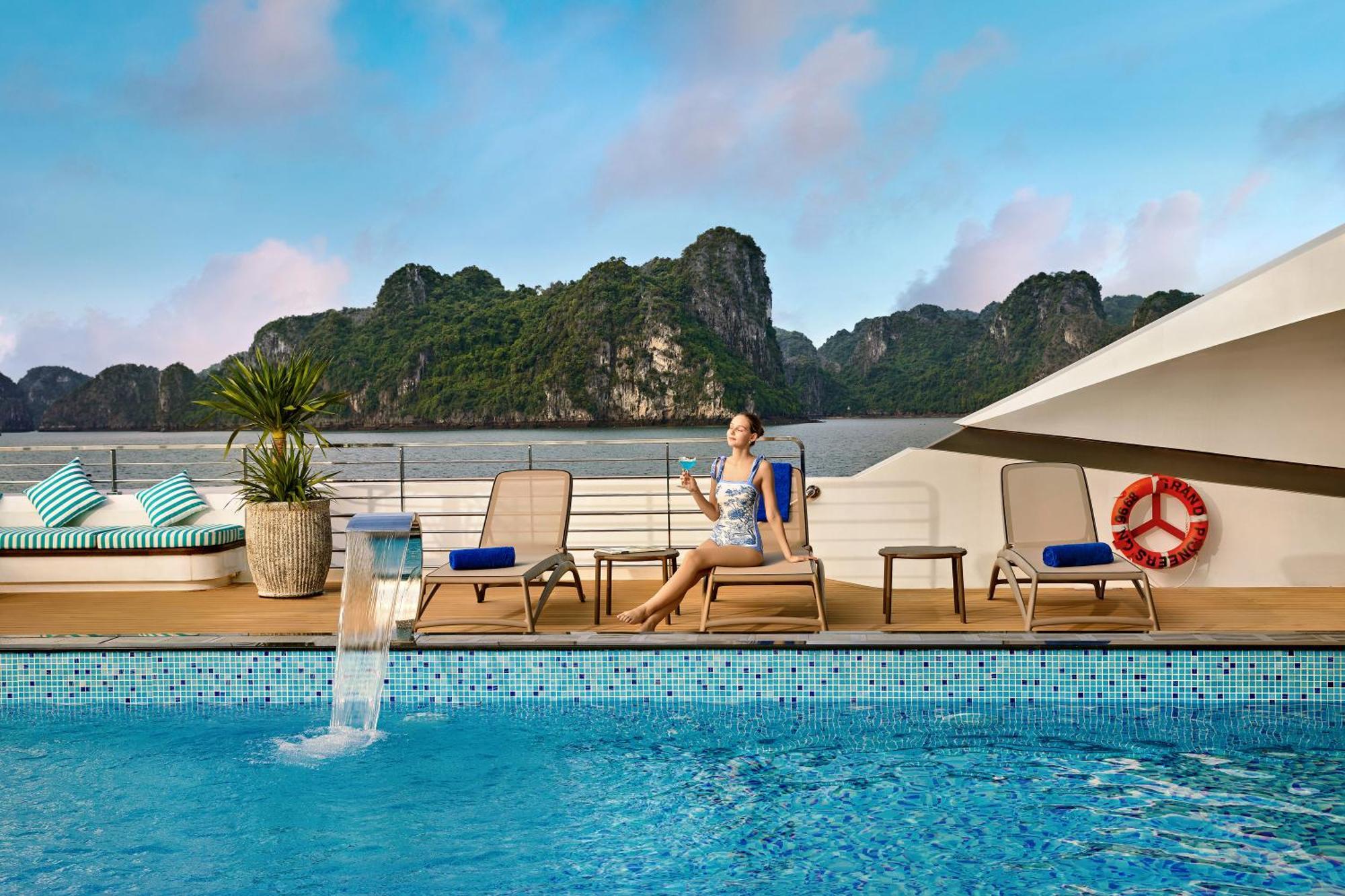 Grand Pioneers Halong Bay Cruise 2 Hotel Hạ Long-öböl Kültér fotó